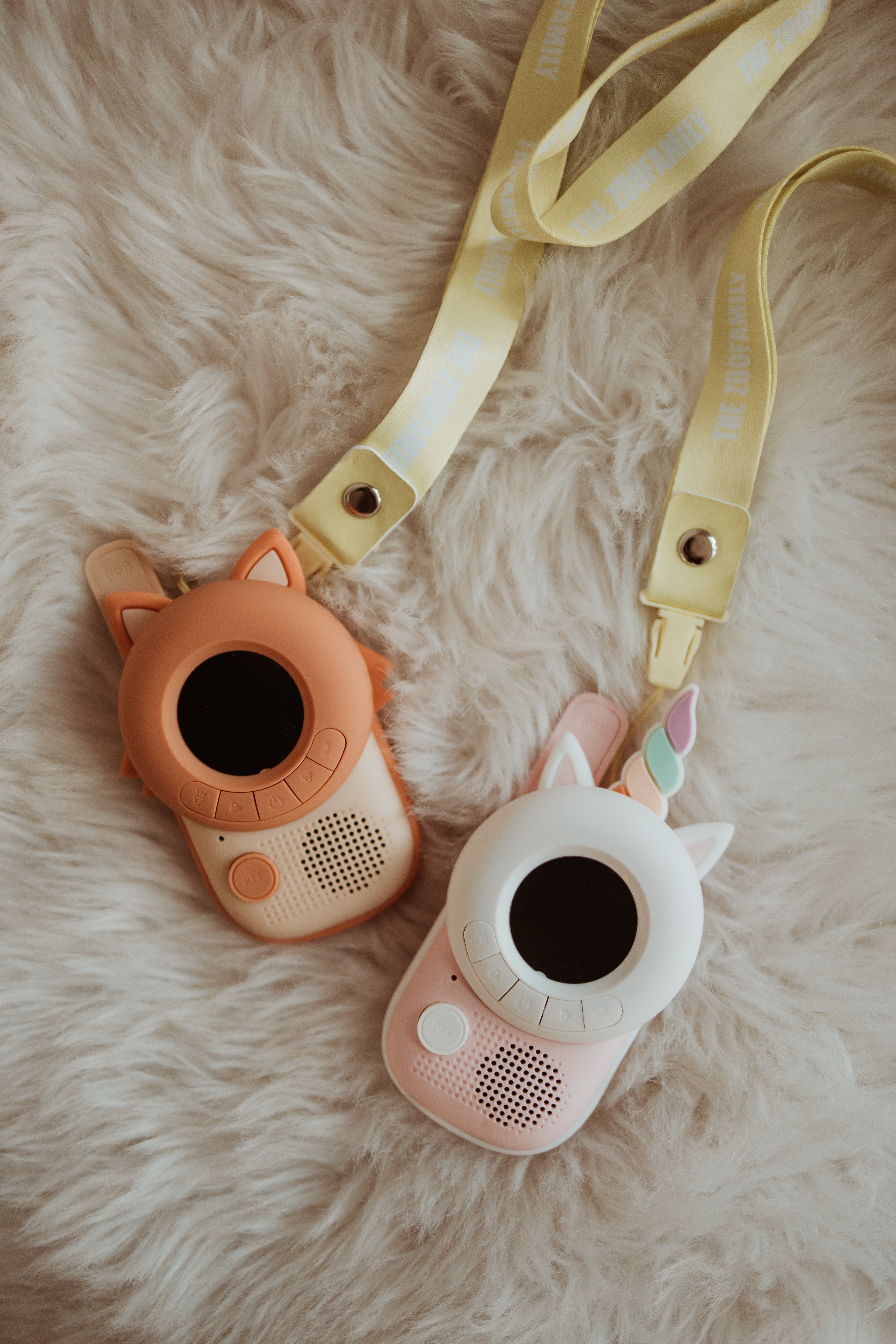 files/The_zoofamily_walkie_talkie_fox_unicorn_1.jpg